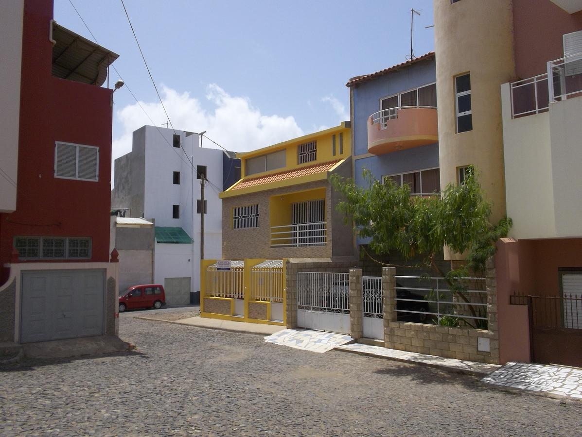 Basic Hotel Mindelo Exterior photo